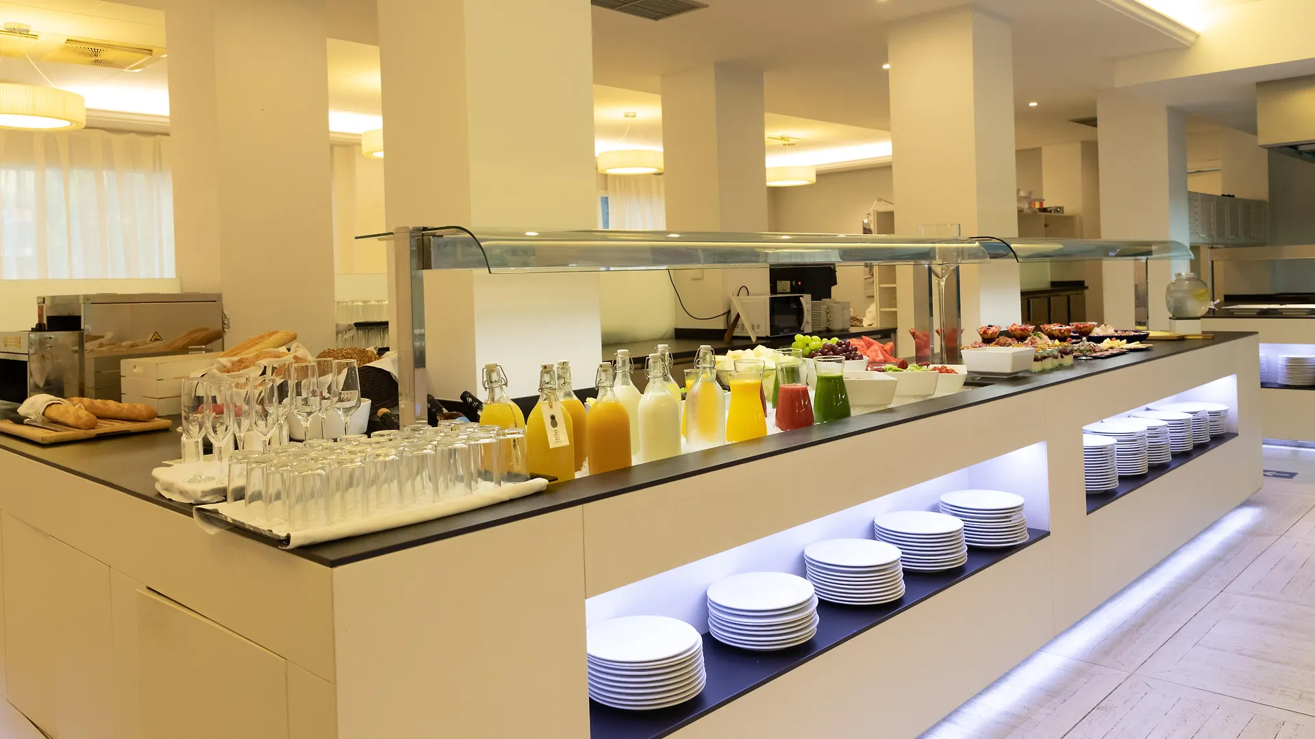 Hotel Dwo Les Palmeres Calella 4*,