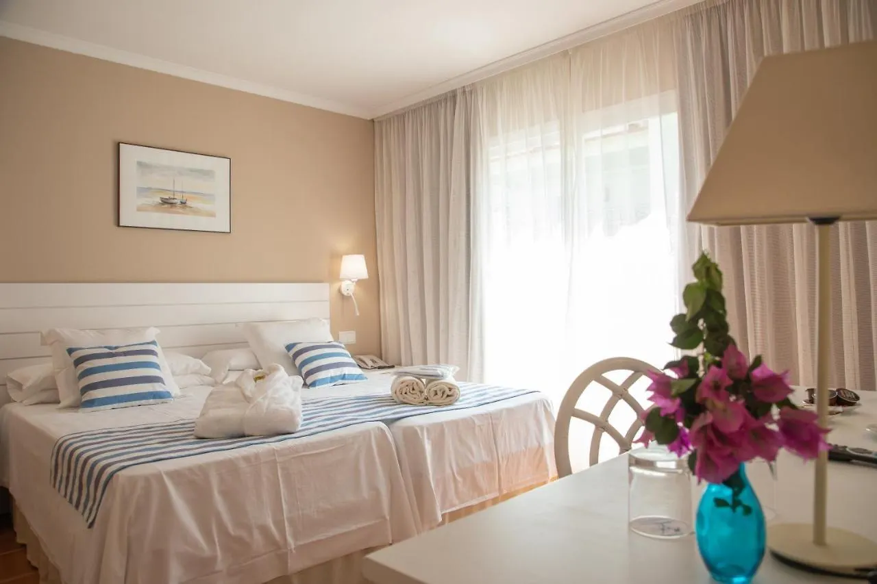Dwo Les Palmeres Calella 4*,