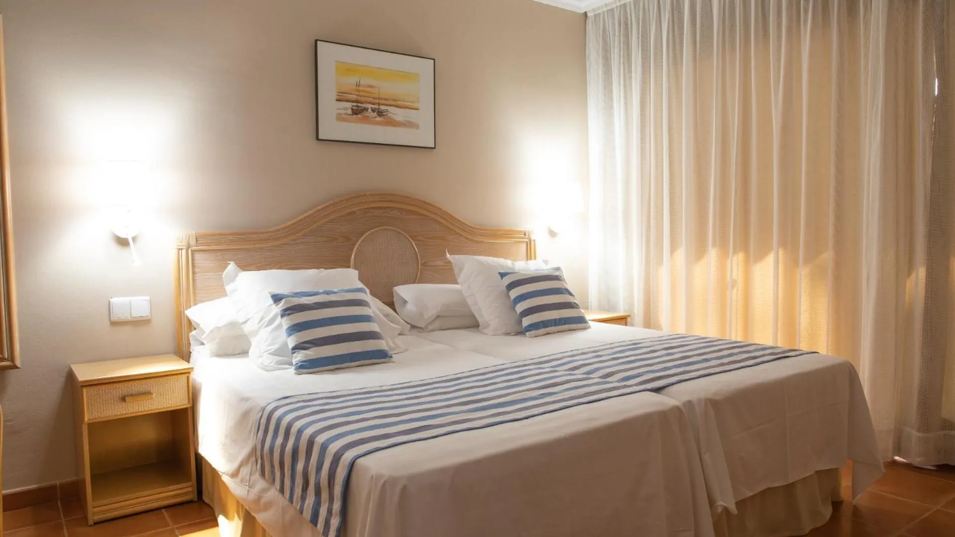 Dwo Les Palmeres Calella 4*,  Spain