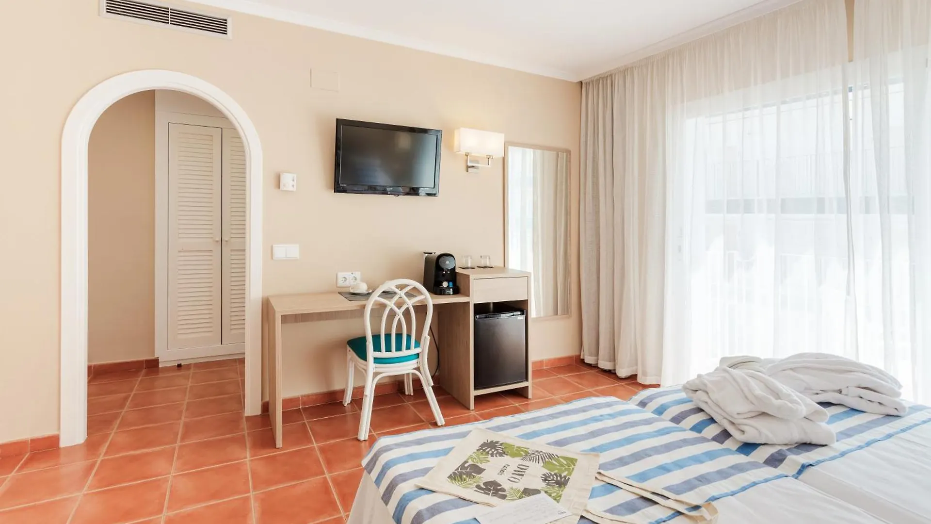 **** Hotel Dwo Les Palmeres Calella Spain